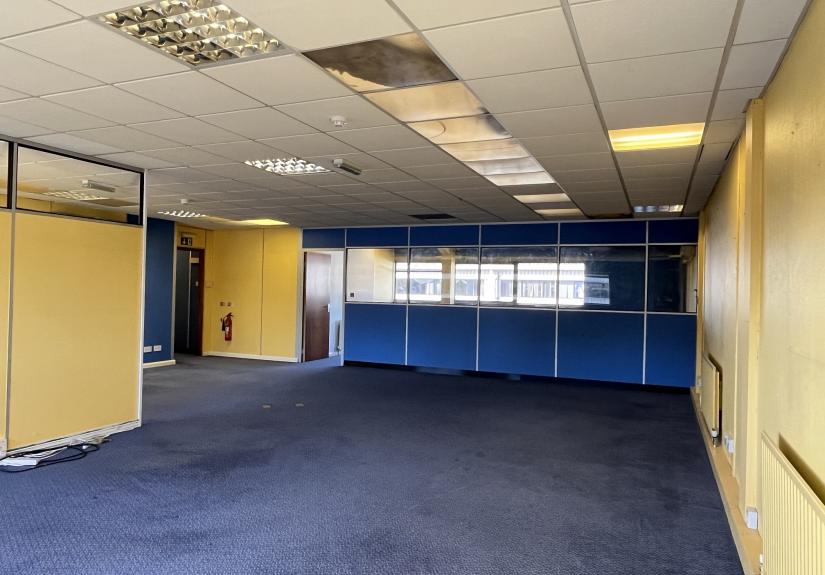 Unit 3B Gatwick Metro Centre, Road, Horley RH6 9GA Graves